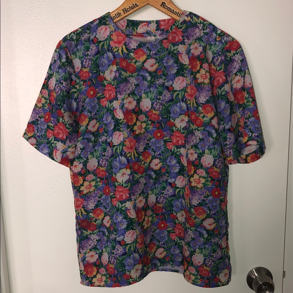 VINTAGE LUCIA BEAUTIFUL FLORAL BLOUSE